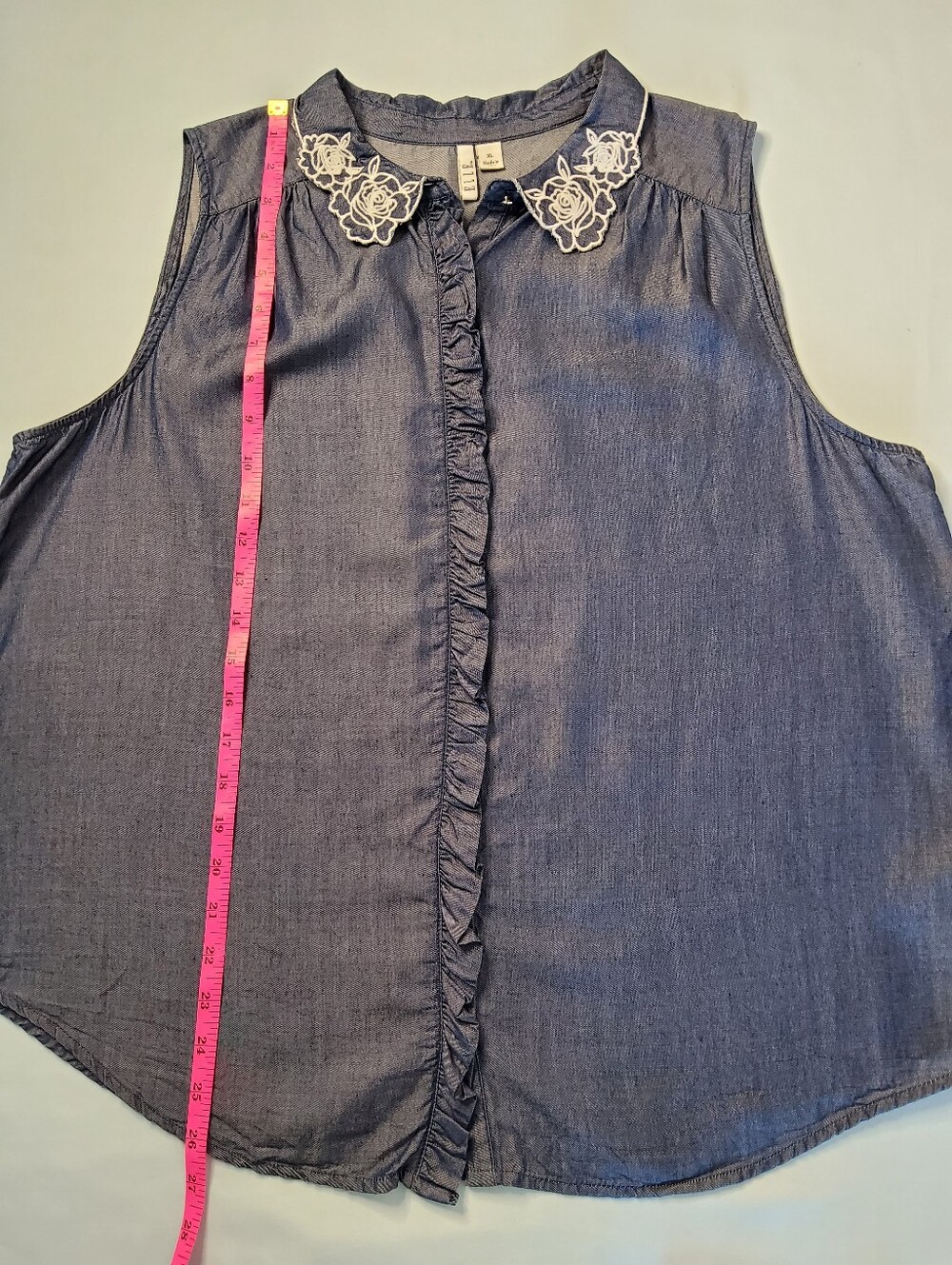 Elle Blue Sleeveless Blouse with White Floral Collar - Picture 3 of 6